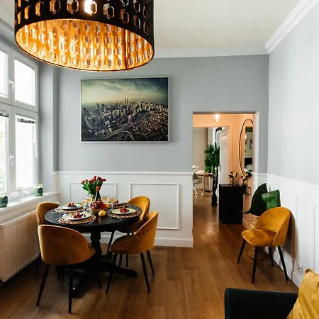 Maya's Flats & 69 - 3 In G * Gdańsk