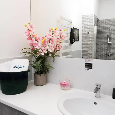 Maya's Flats & 69 - 3 In G *