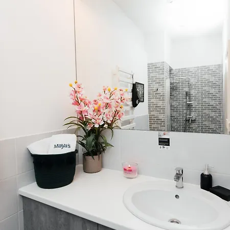 Maya's Flats & 69 - 3 In G Gdańsk