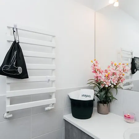 Maya's Flats & 69 - 3 In G グダニスク