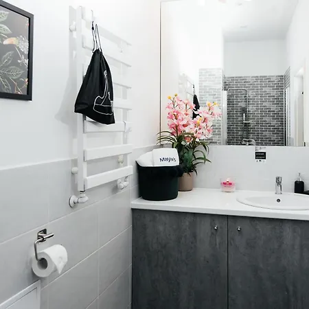 Maya's Flats & 69 - 3 In G Appartement