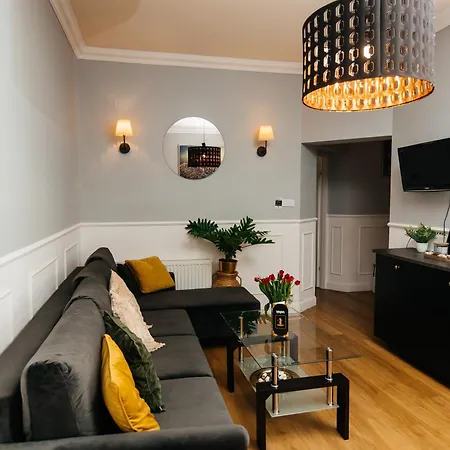 Maya's Flats & 69 - 3 In G *