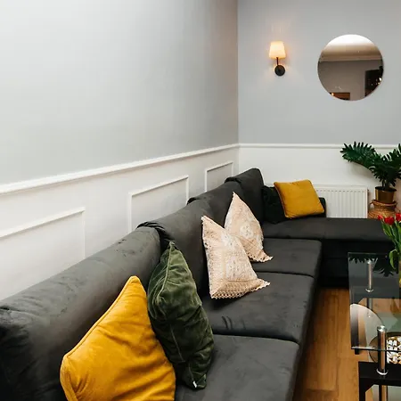 Maya's Flats & 69 - 3 In G *