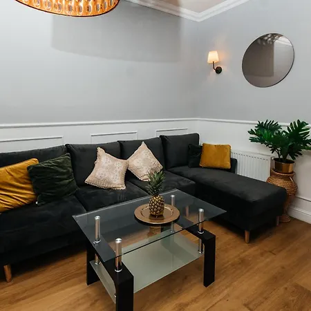 Maya's Flats & 69 - 3 In G Gdańsk