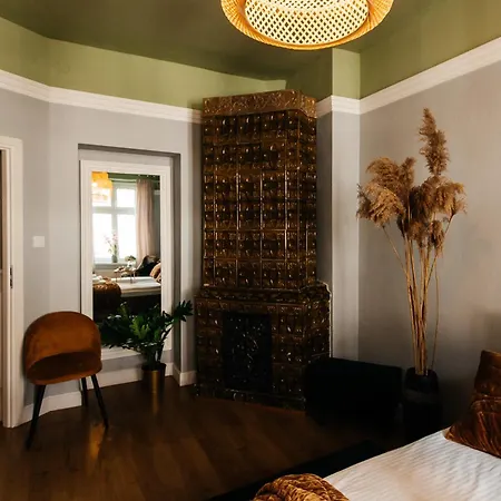 Maya's Flats & 69 - 3 In G アパート