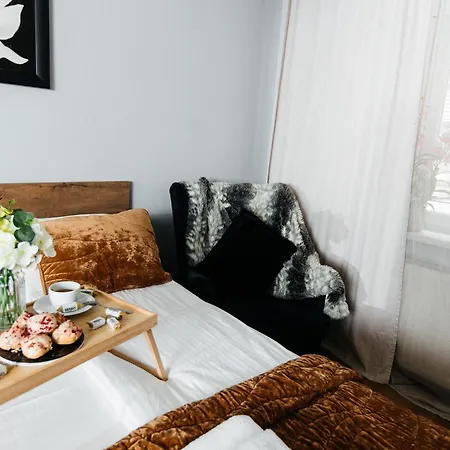 Maya's Flats & 69 - 3 In G * グダニスク