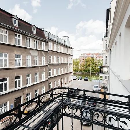 Maya's Flats & 69 - 3 In G Appartement *