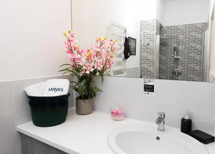 Maya's Flats & 69 - 3 In G *