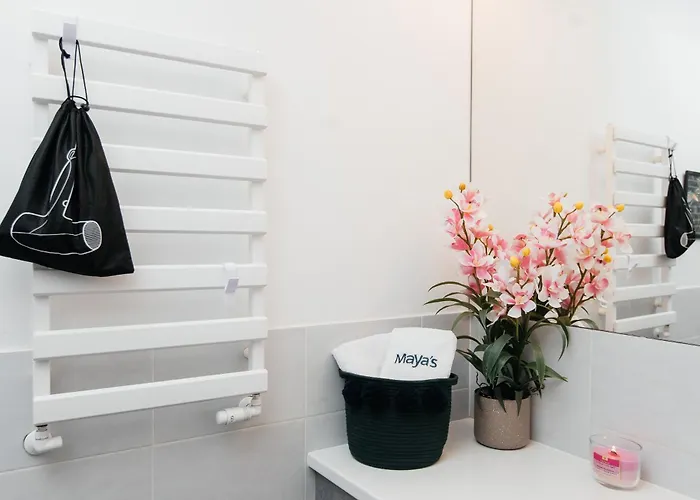 Maya's Flats & 69 - 3 In G