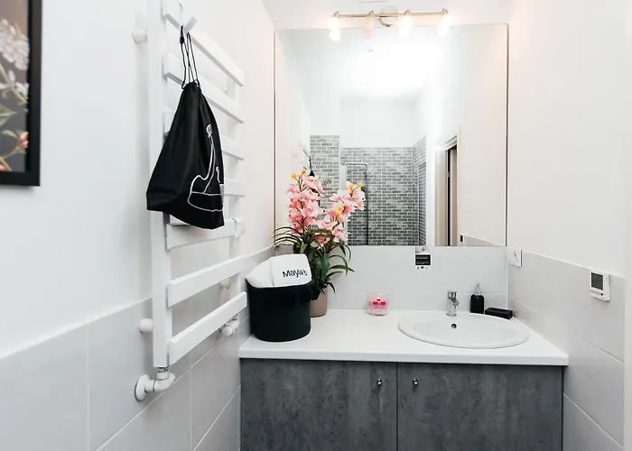 Maya's Flats & 69 - 3 In G Gdańsk