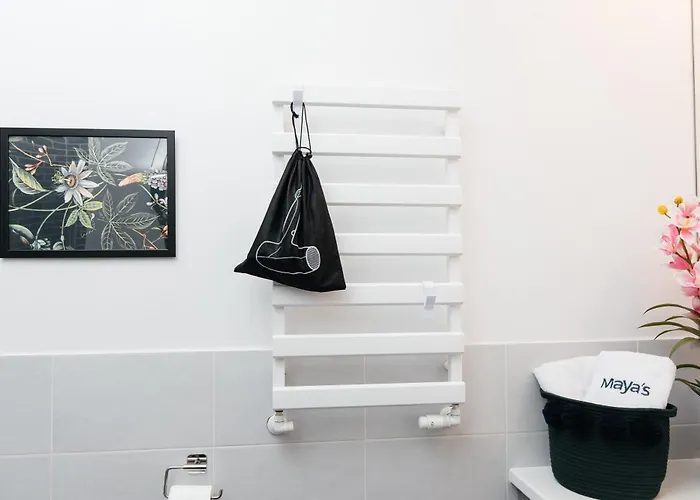 Maya's Flats & 69 - 3 In G