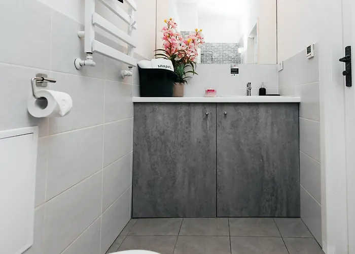 Maya's Flats & 69 - 3 In G *