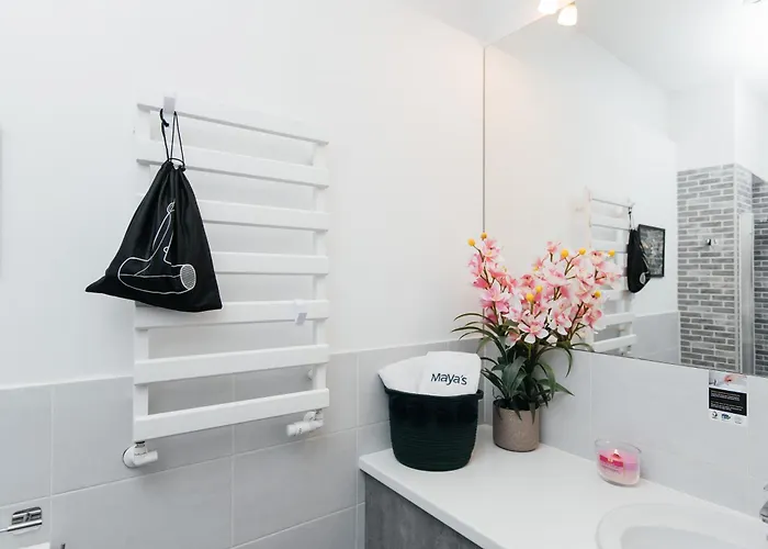 Maya's Flats & 69 - 3 In G Gdańsk