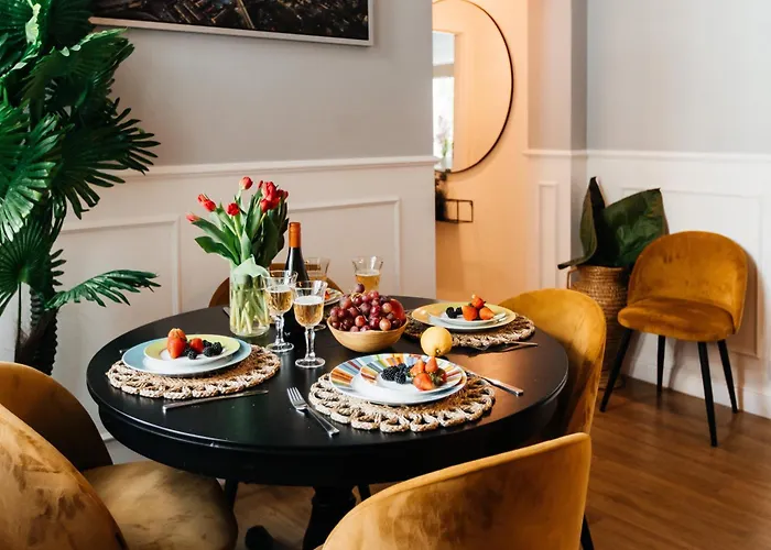 Maya's Flats & 69 - 3 In G Gdańsk