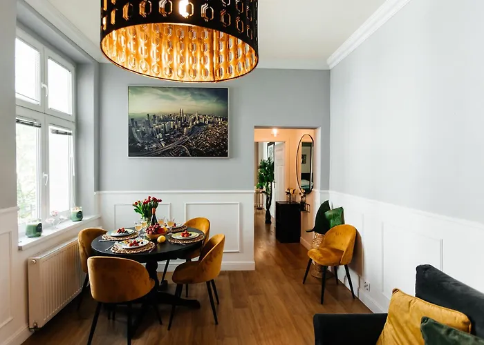 Maya's Flats & 69 - 3 In G Gdańsk