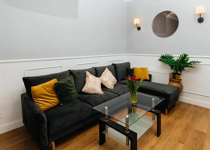 Maya's Flats & 69 - 3 In G *