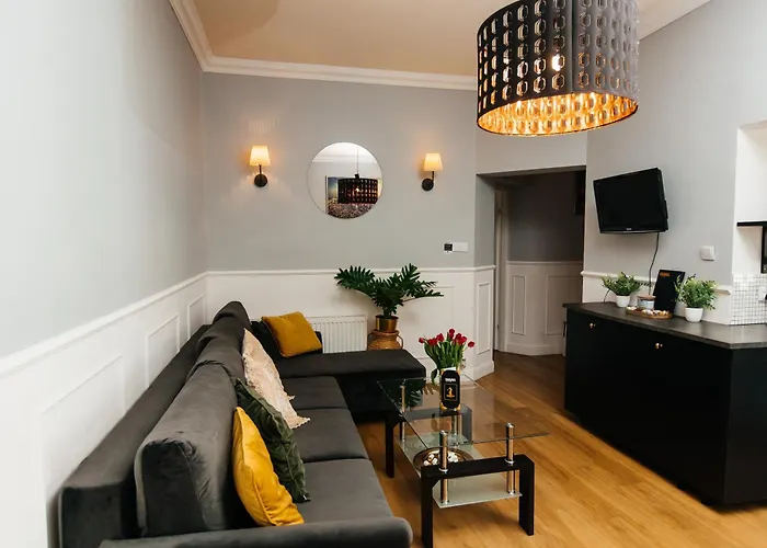 Maya's Flats & 69 - 3 In G *