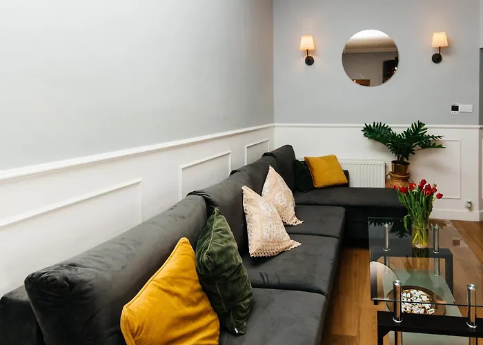 Maya's Flats & 69 - 3 In G *