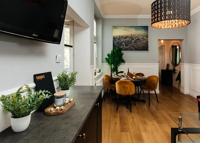 Maya's Flats & 69 - 3 In G Gdańsk