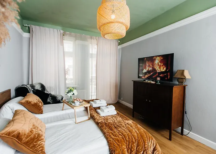 Maya's Flats & 69 - 3 In G *