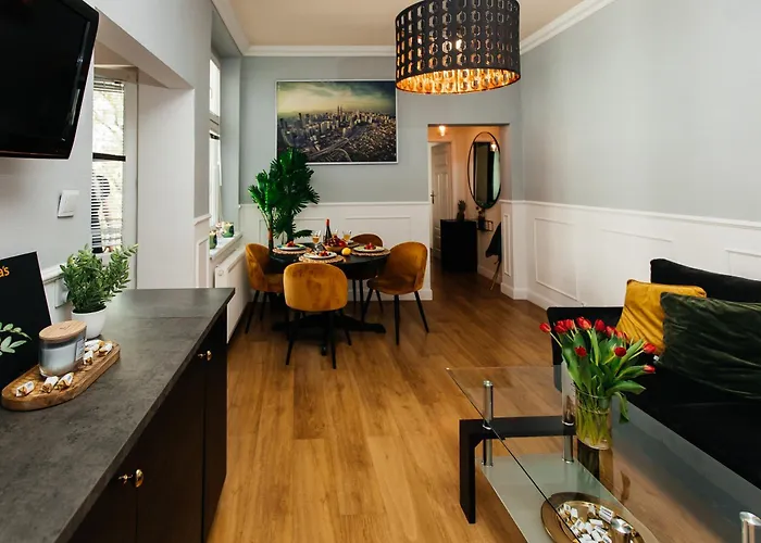 Maya's Flats & 69 - 3 In G *