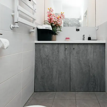 Maya's Flats & 69 - 3 In G *