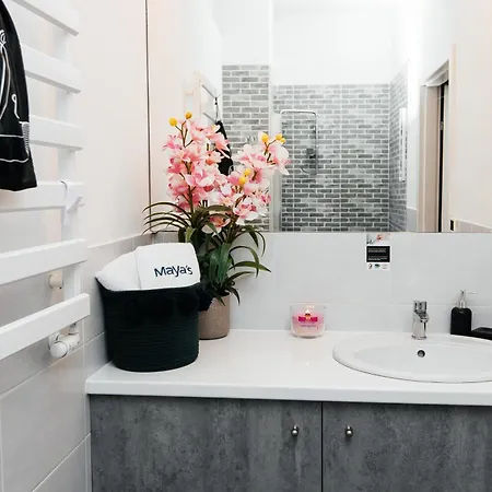 Maya's Flats & 69 - 3 In G *