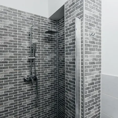 Maya's Flats & 69 - 3 In G Gdansk