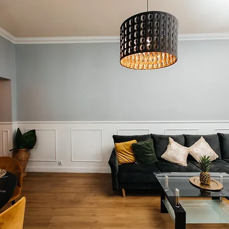 Maya's Flats & 69 - 3 In G * Gdansk