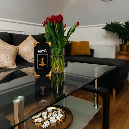 Maya's Flats & 69 - 3 In G * Gdansk