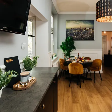 Maya's Flats & 69 - 3 In G Gdansk